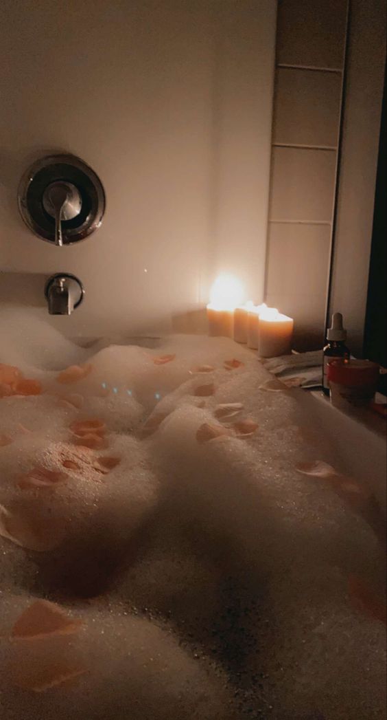 Nến thơm và tinh dầu giúp cải thiện làn da