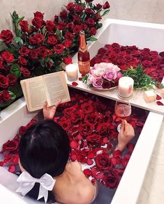 Tại sao sử dụng bồn tắm rải hoa hồng lại được chị em yêu thích ?