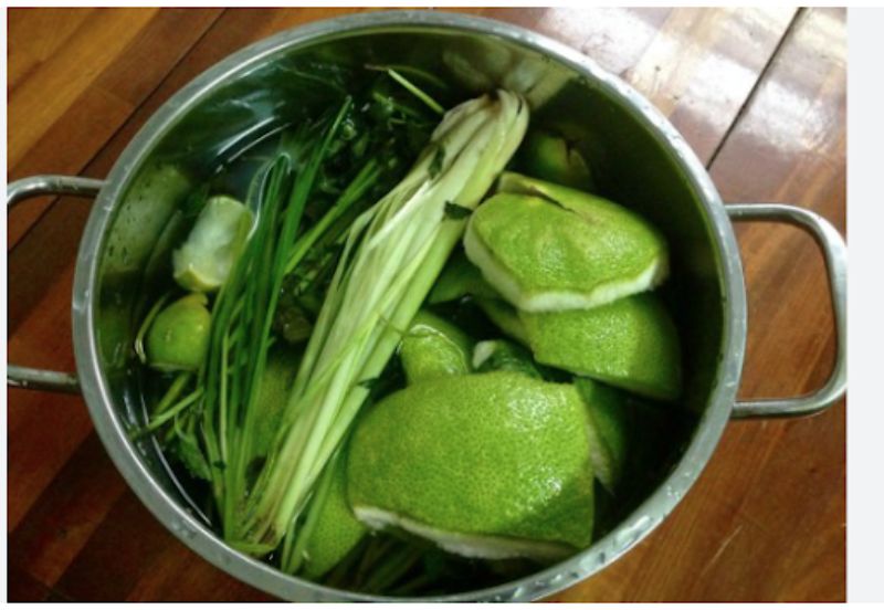 Cho nguyên liệu vào nồi đun sôi