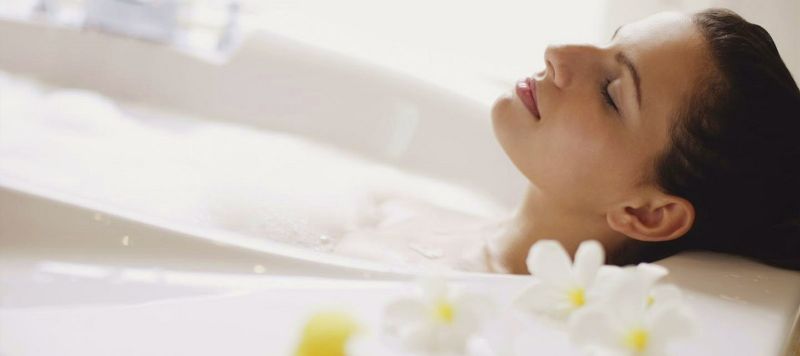 Sử dụng bồn tắm tròn giúp thư giản cơ thể và đẹp da