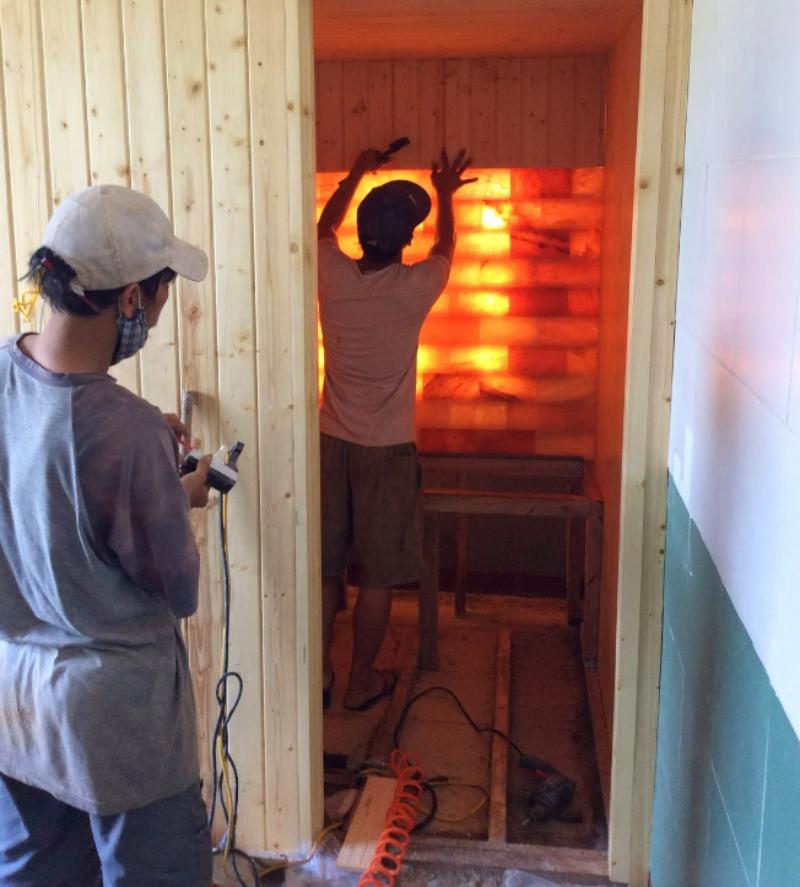 Thi công phòng xông hơi đá muối mã HT-15 cho nhà A Tùng tại quận Cầu Giấy