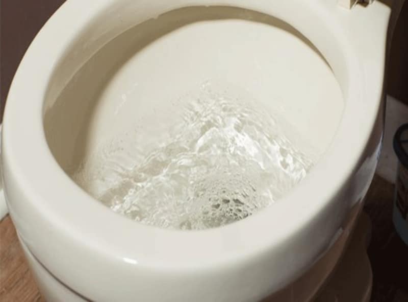 Những dấu hiệu nhận biết bồn cầu bị nghẹt