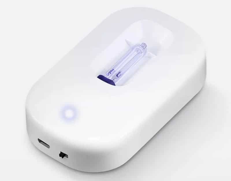 Đuổi gián trong nhà tắm bằng máy khử mùi