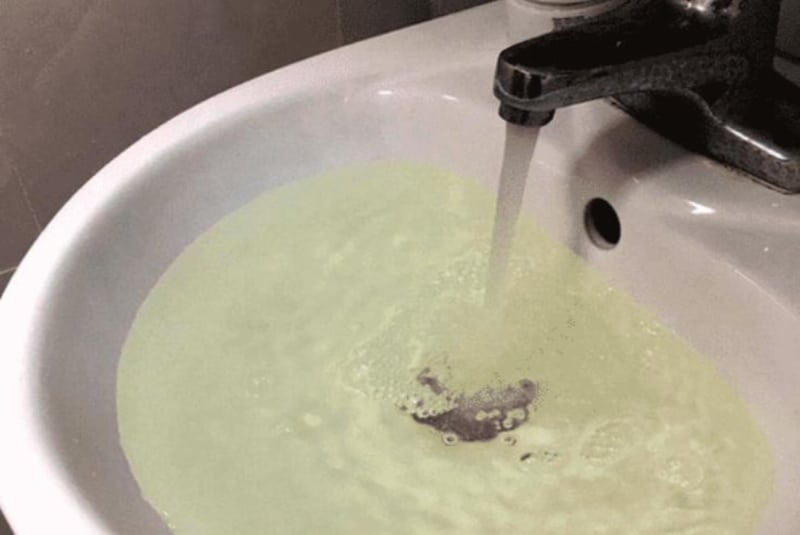 Lavabo có mùi hôi khó chịu