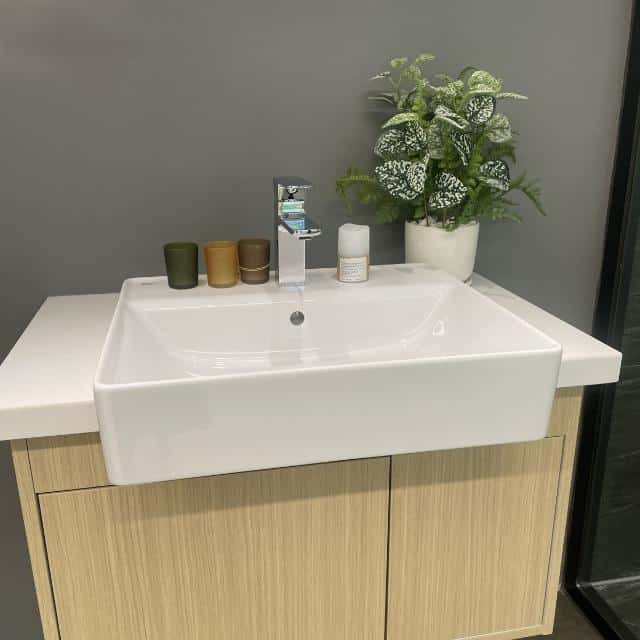 Daros - Đơn vị bán tủ lavabo bán âm uy tín