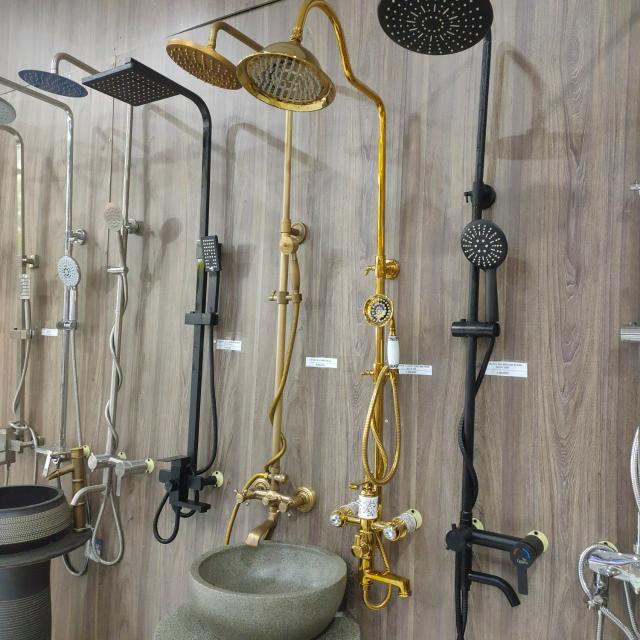 So sánh sen cây đồng thau và inox