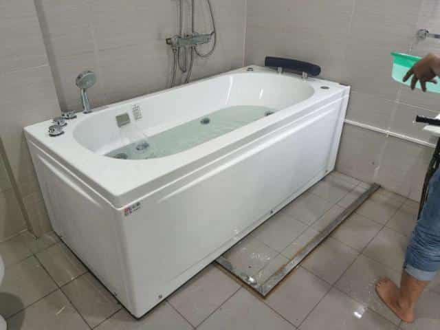 Cố định và hoàn thiện bồn tắm