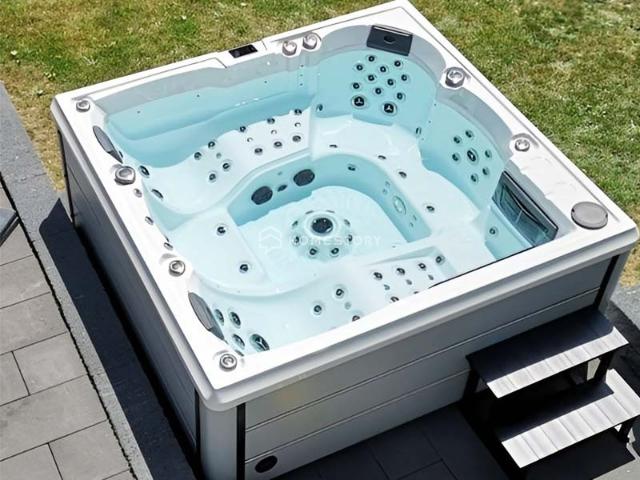 Vệ sinh bộ lọc jacuzzi